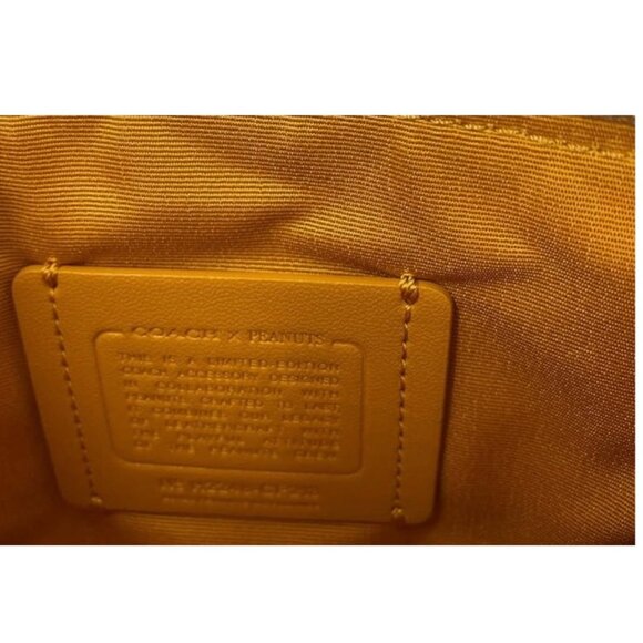 Coach CF213 Peanut and Friends Leather Wallet wristlet NWT - Picture 2 of 5